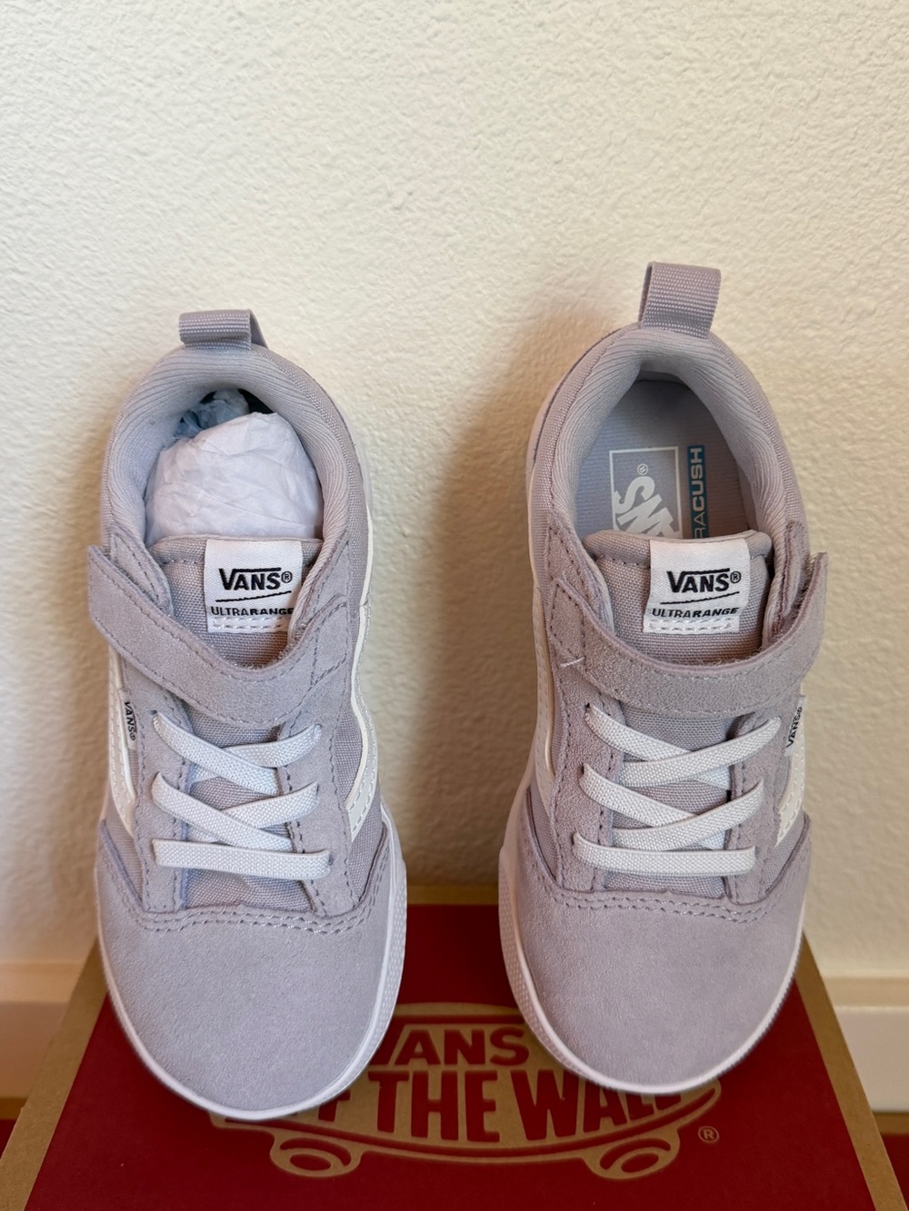 Vans Kids UltraRange Sneakers in Light Gray and White size 10 new